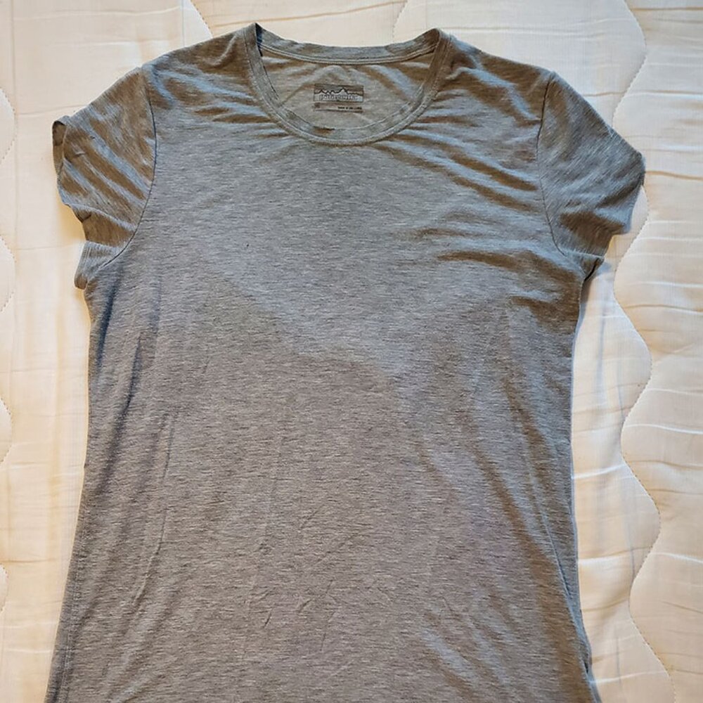 Patagonia merino tulip sleeve top M